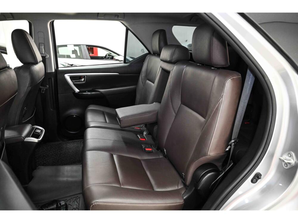 Toyota Hilux SW4