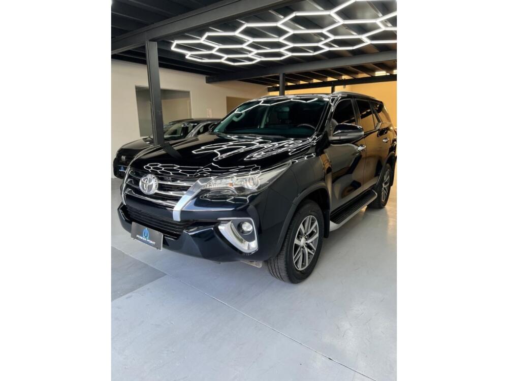 Toyota Hilux SW4