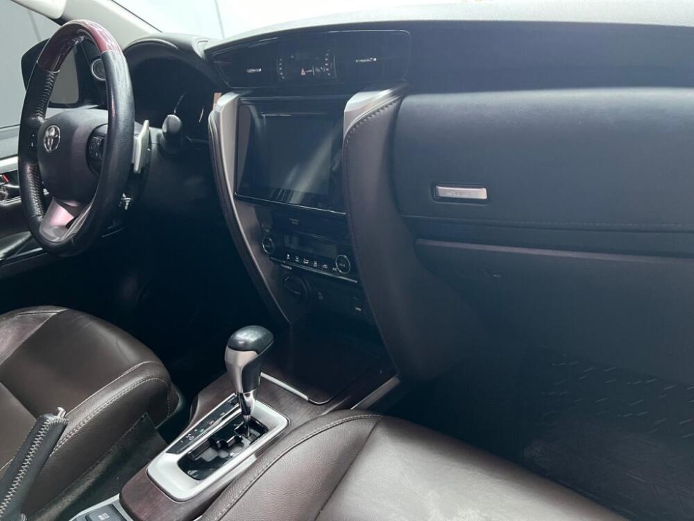 Toyota Hilux SW4