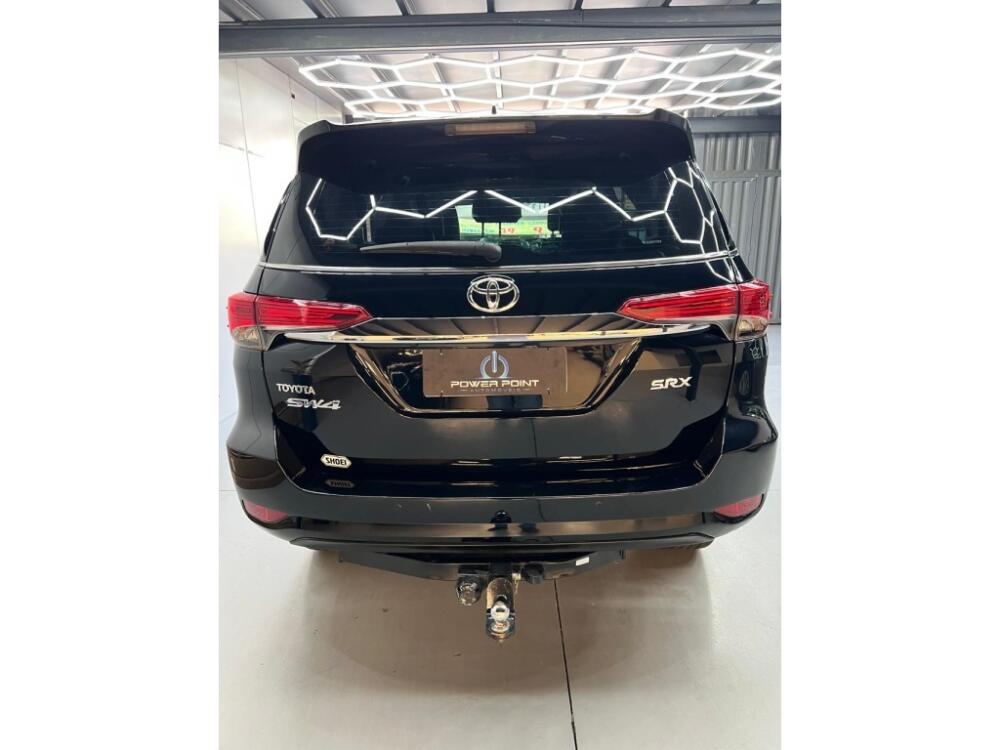 Toyota Hilux SW4