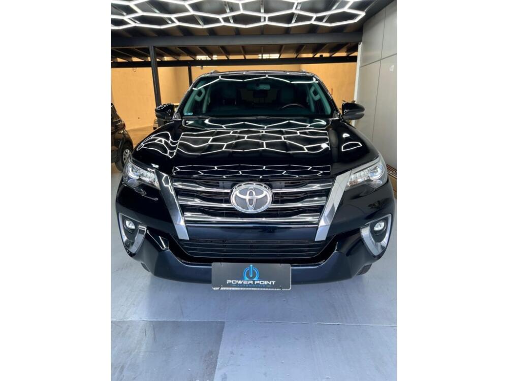 Toyota Hilux SW4