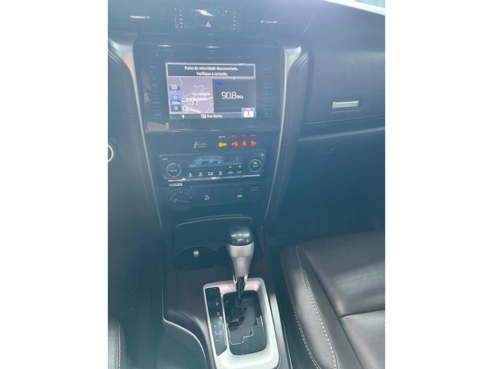 Toyota Hilux SW4