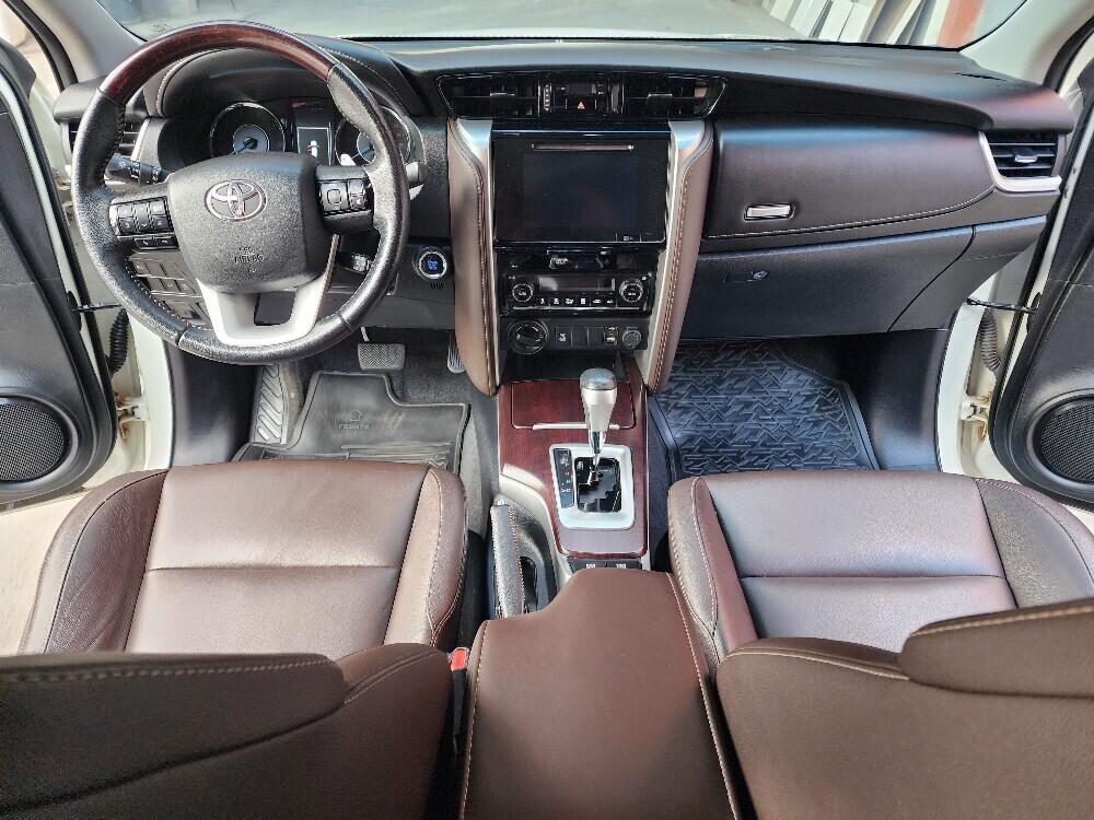 Toyota Hilux SW4