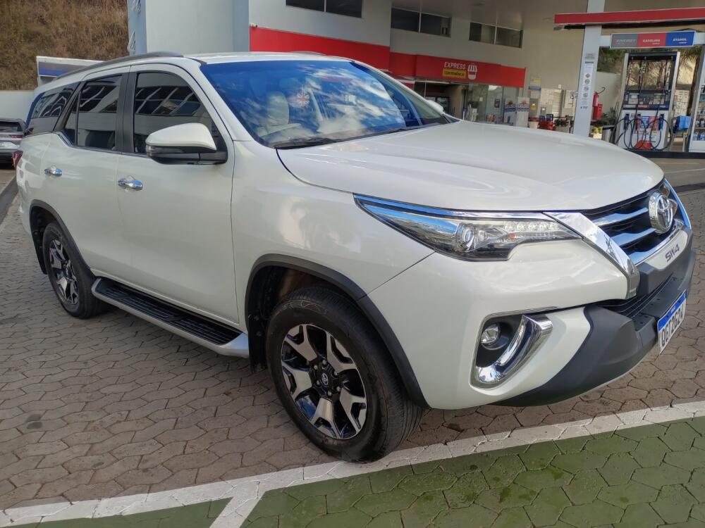 Toyota Hilux Sw4 4X4 2.8 DIESEL 2019