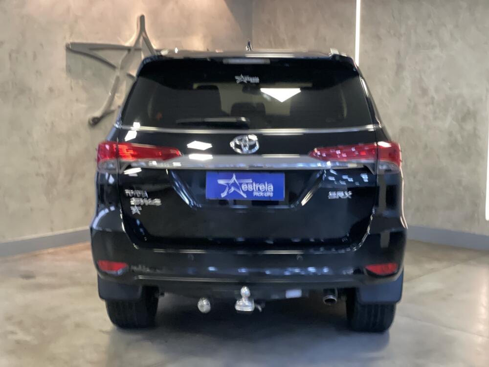 Toyota Hilux SW4