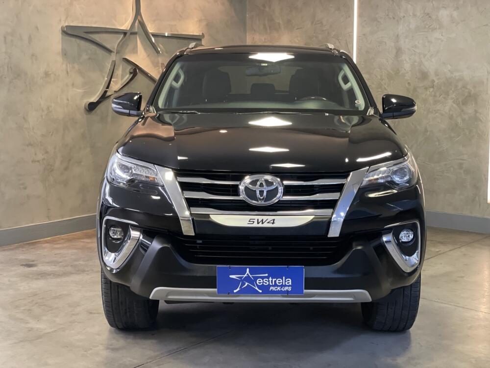 Toyota Hilux SW4