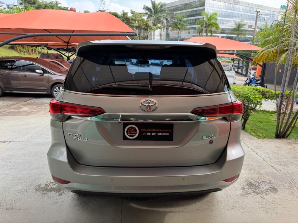 Toyota Hilux SW4