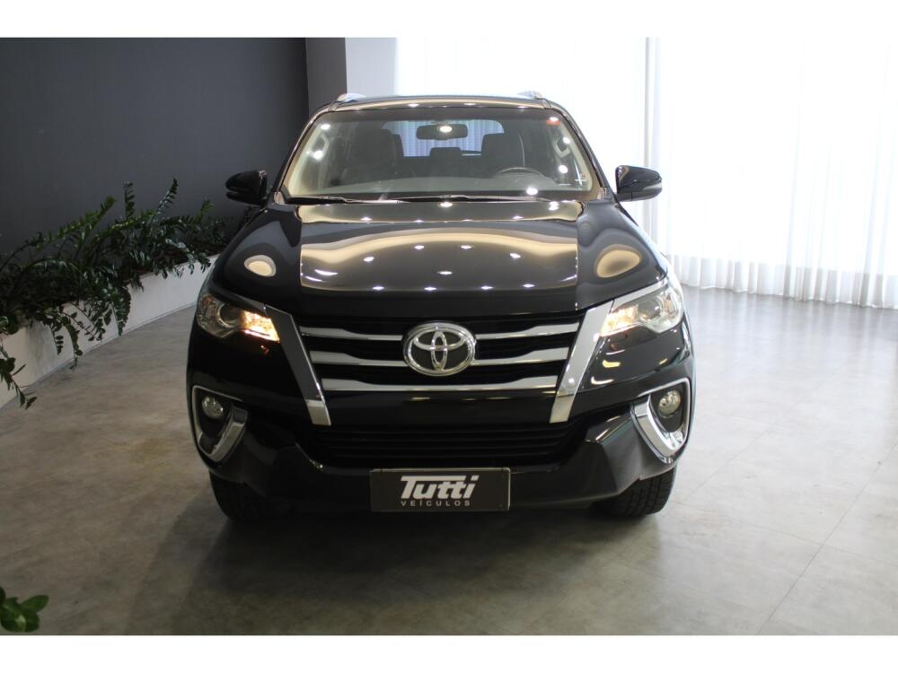 Toyota Hilux SW4