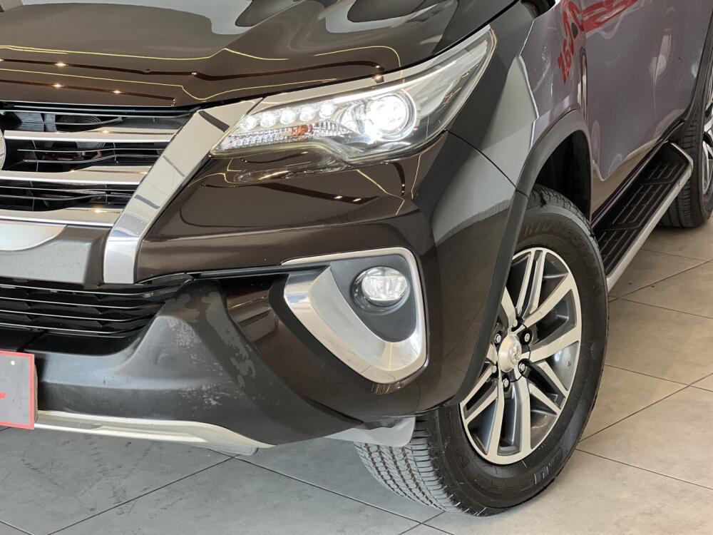 Toyota Hilux SW4