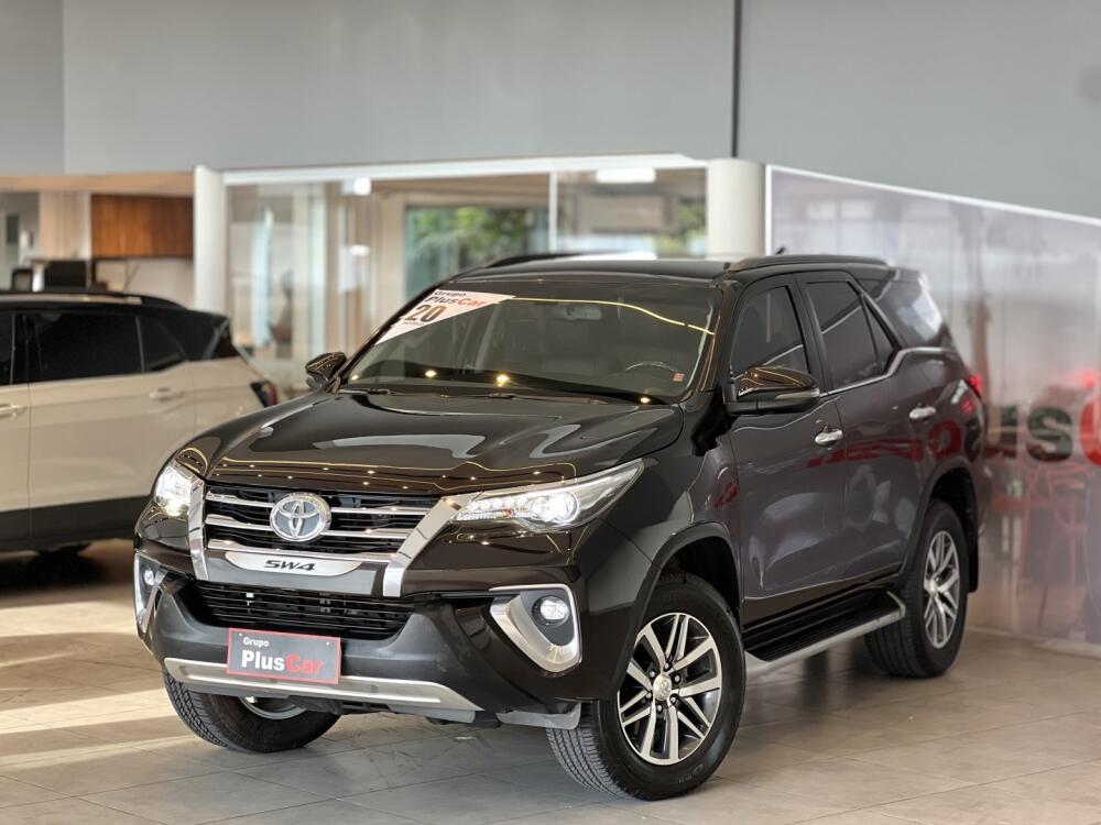 Toyota Hilux SW4