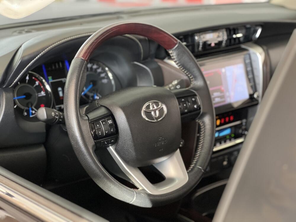 Toyota Hilux SW4
