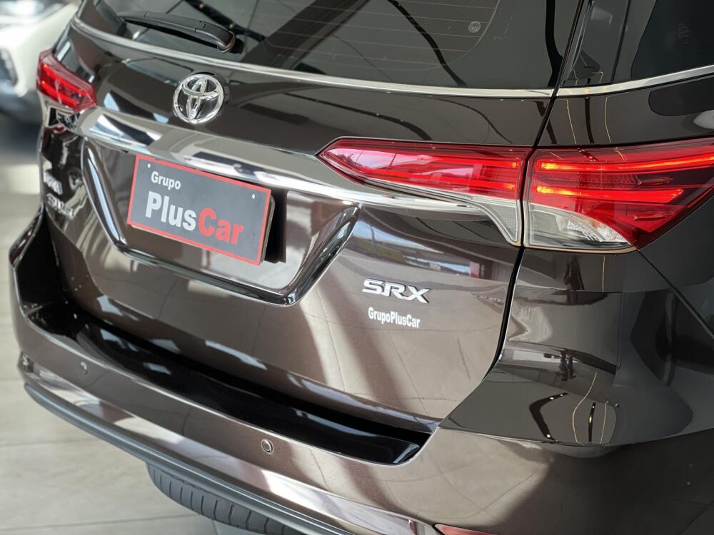 Toyota Hilux SW4