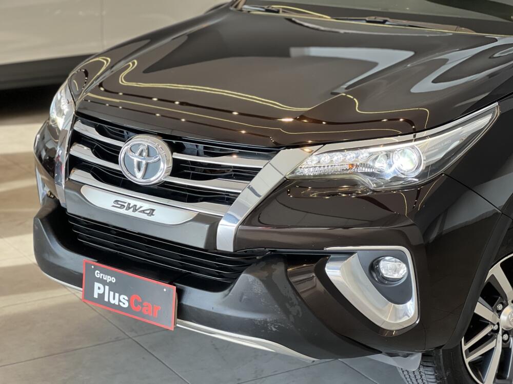 Toyota Hilux SW4