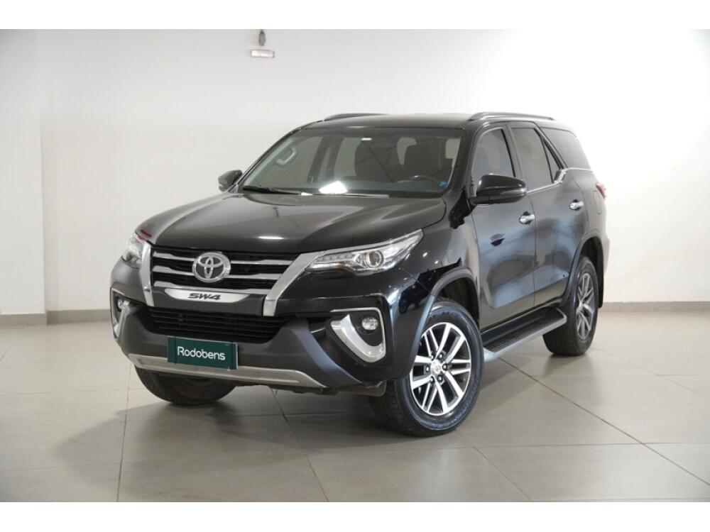 Toyota Hilux SW4