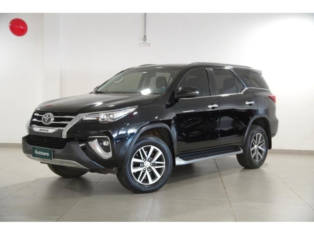 Toyota Hilux SW4