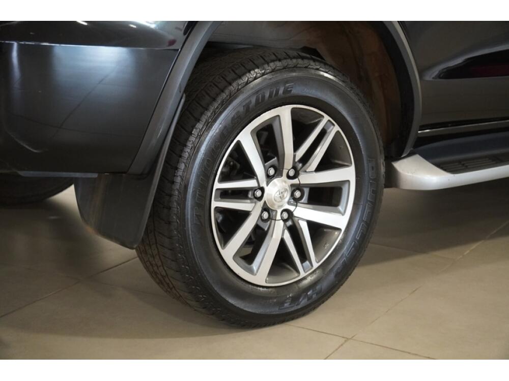 Toyota Hilux SW4