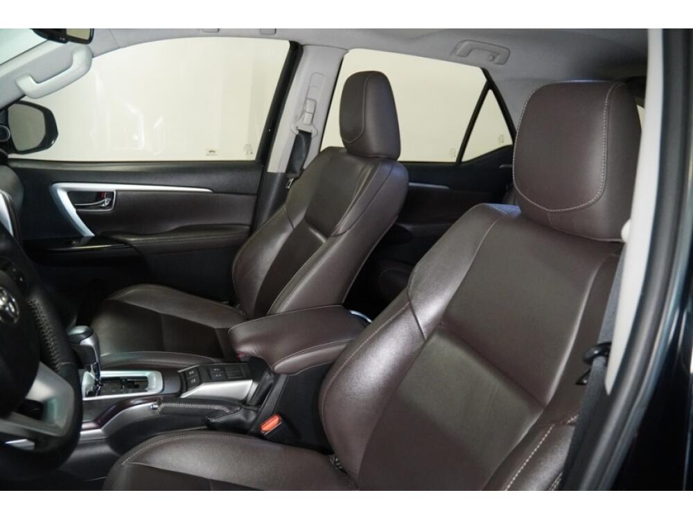 Toyota Hilux SW4