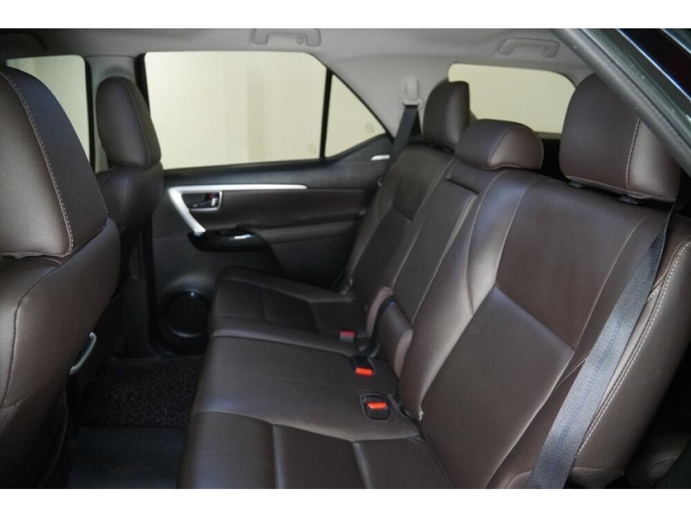 Toyota Hilux SW4