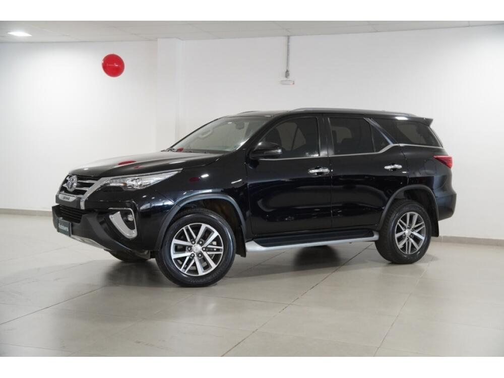Toyota Hilux SW4