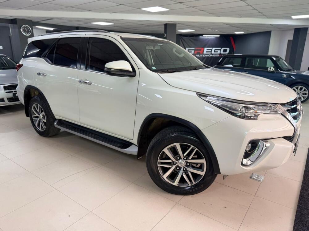 Toyota Hilux SW4