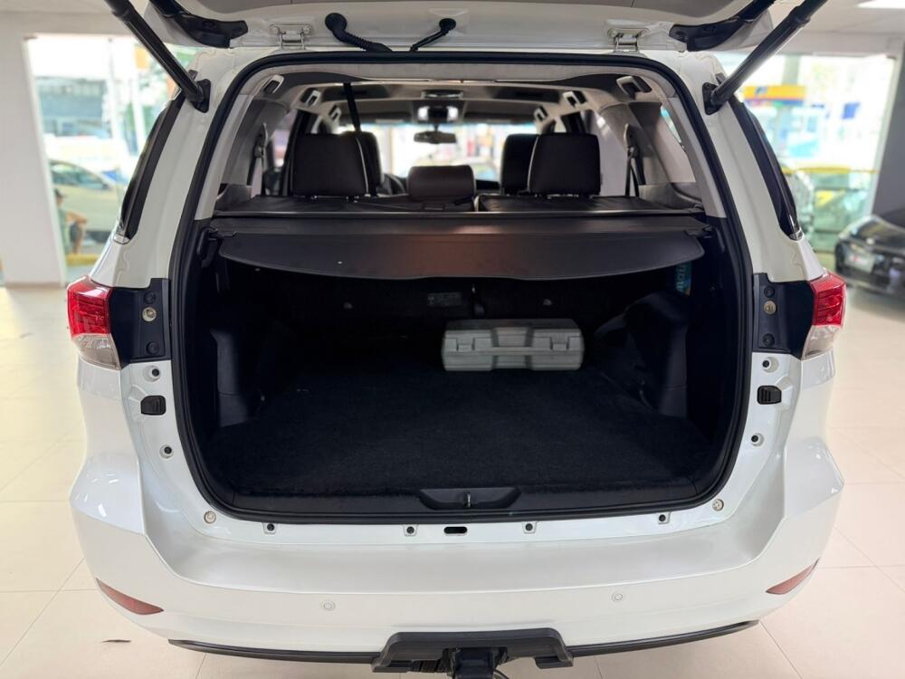 Toyota Hilux SW4