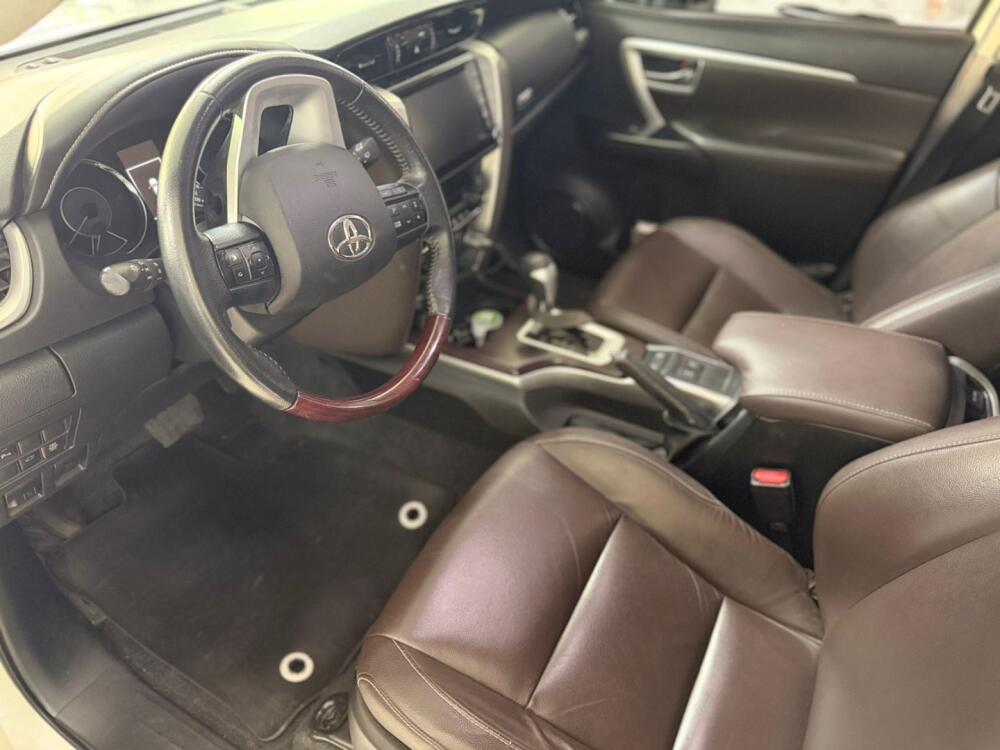 Toyota Hilux SW4