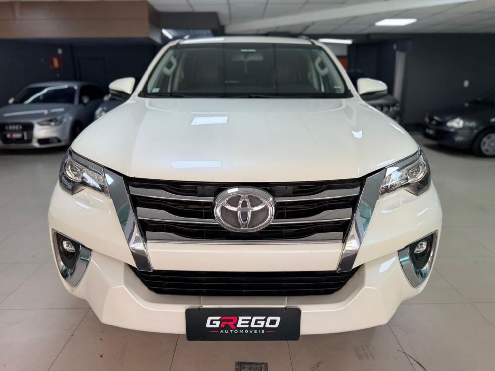 Toyota Hilux SW4