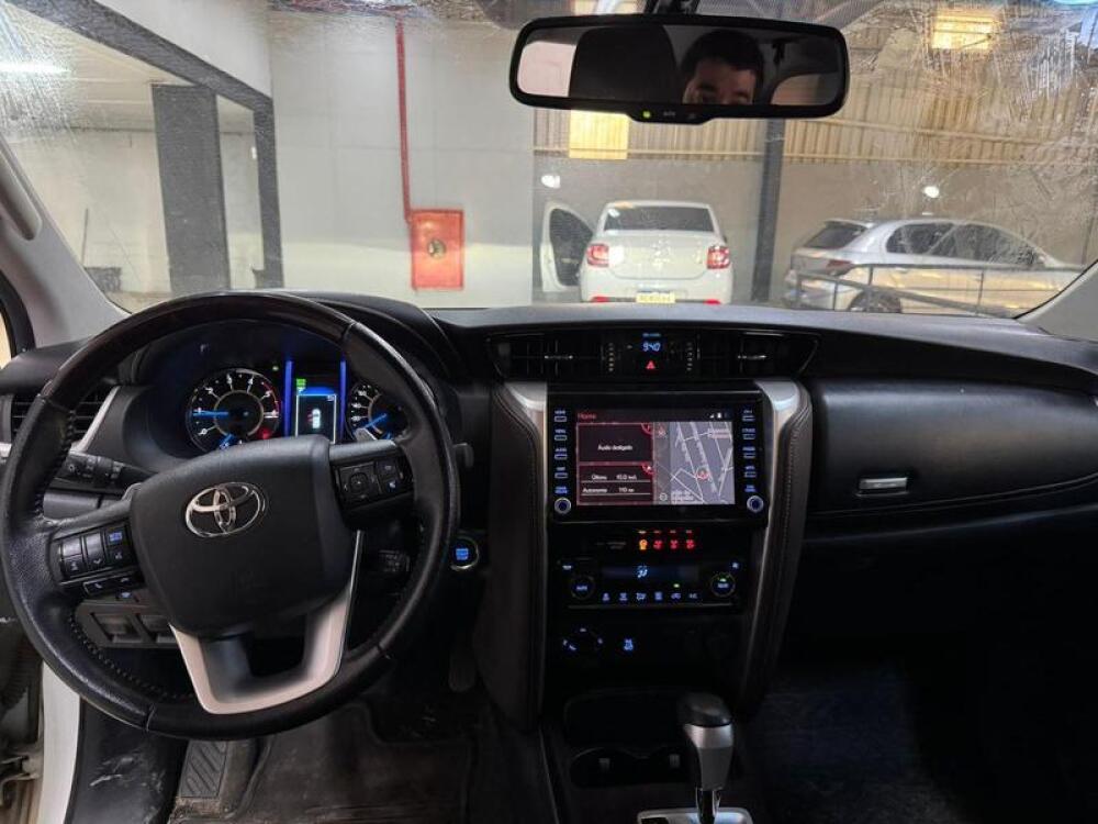 Toyota Hilux SW4
