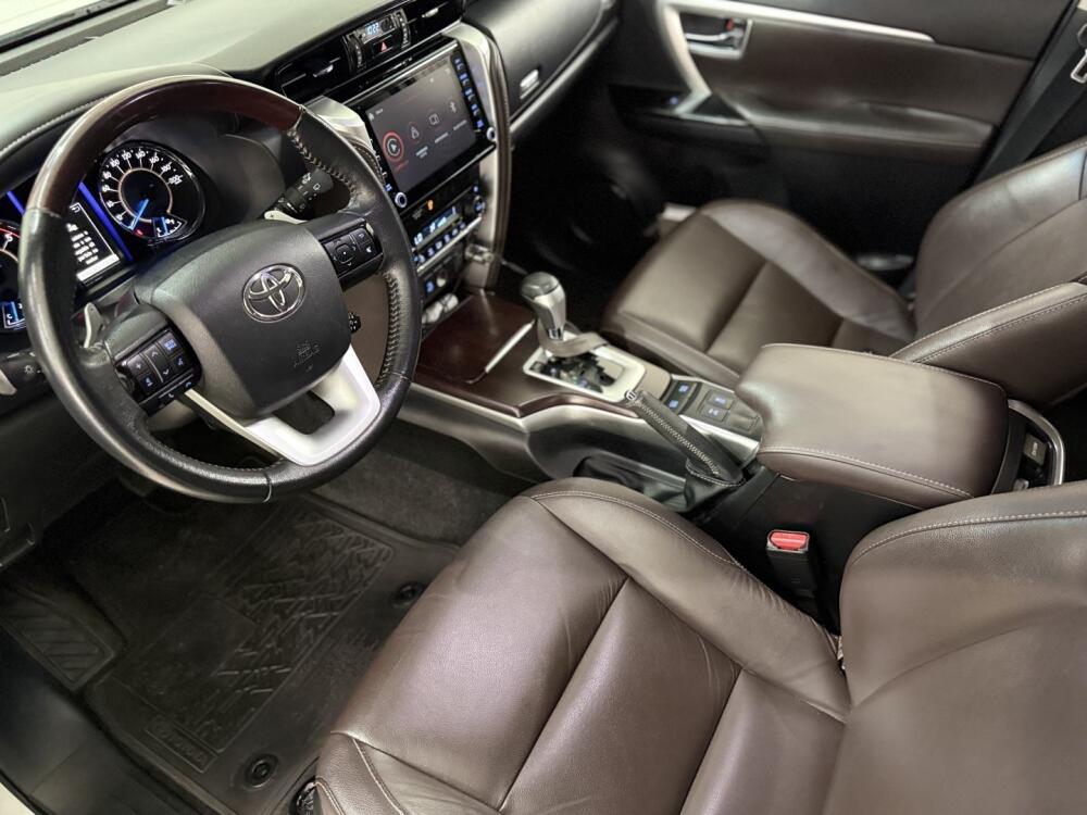 Toyota Hilux SW4