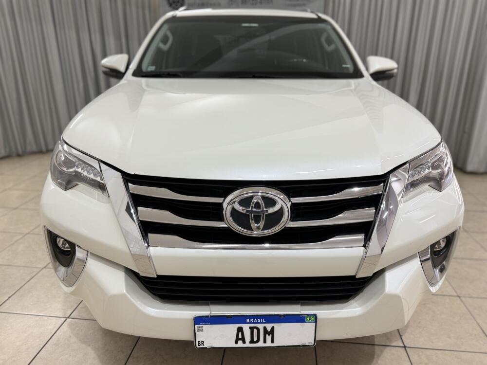 Toyota Hilux SW4