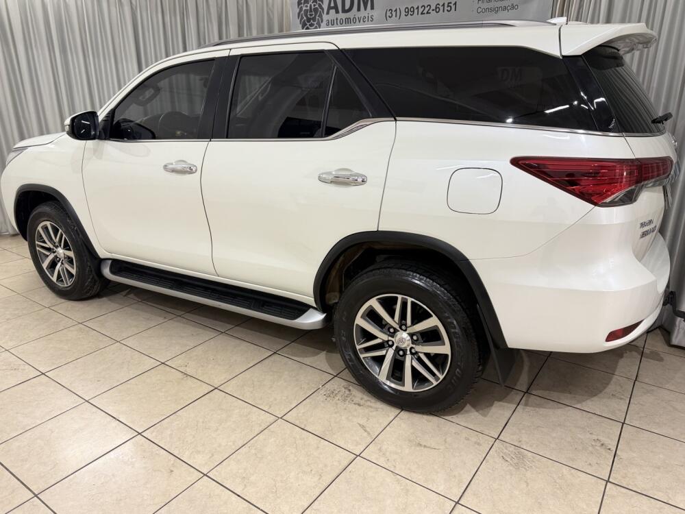 Toyota Hilux SW4