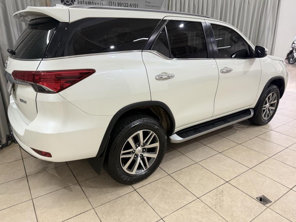 Toyota Hilux SW4