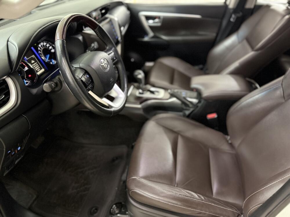 Toyota Hilux SW4