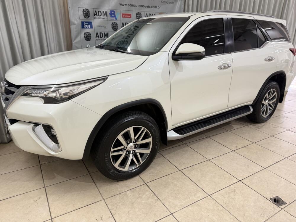 Toyota Hilux SW4