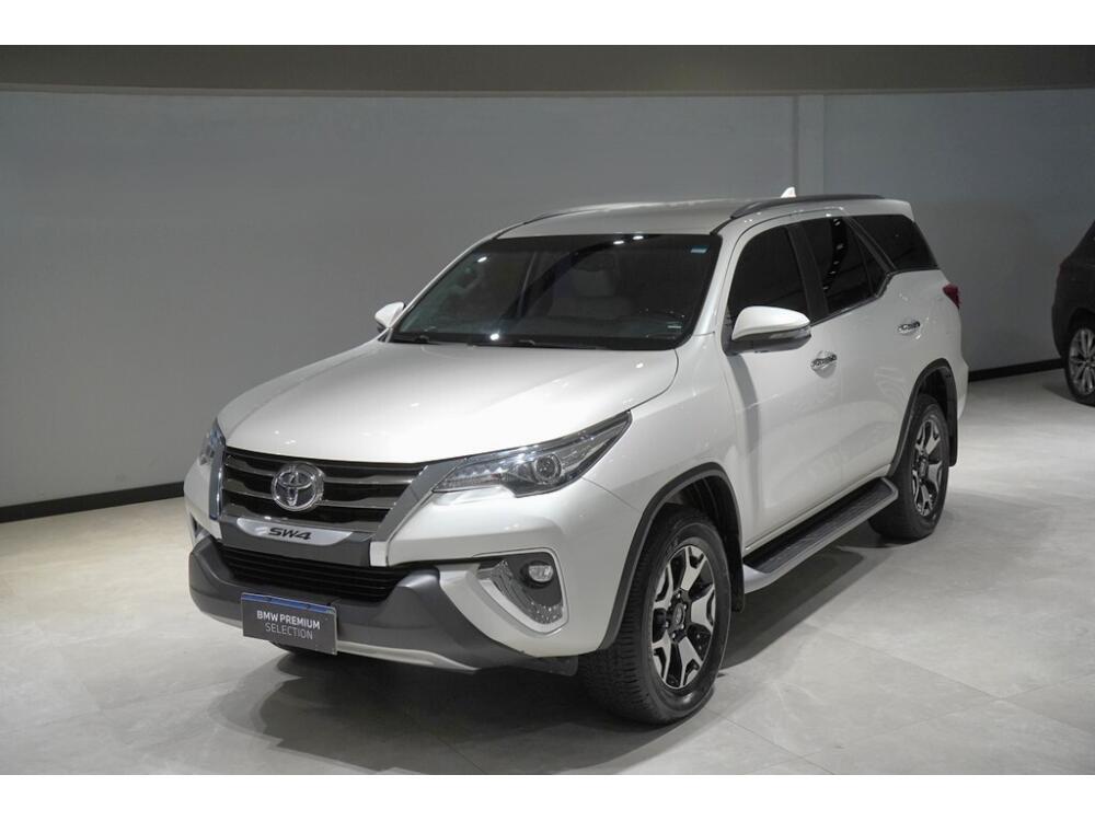 Toyota Hilux SW4