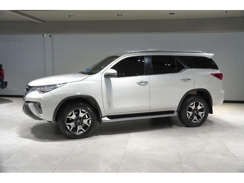 Toyota Hilux SW4
