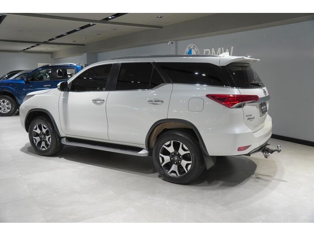 Toyota Hilux SW4