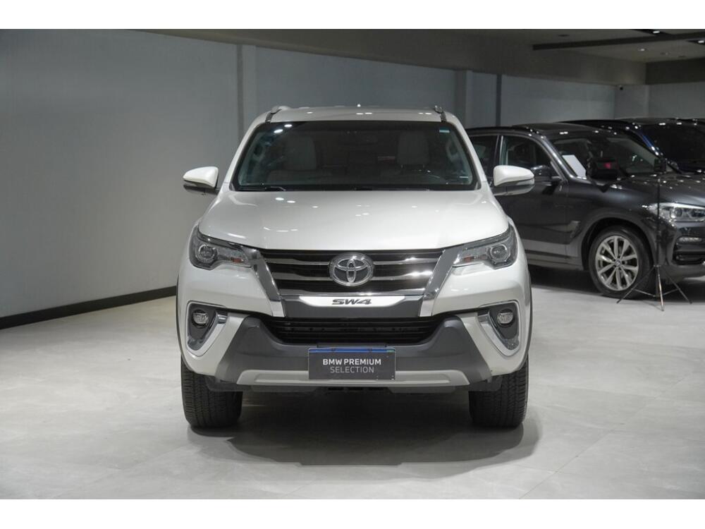 Toyota Hilux SW4