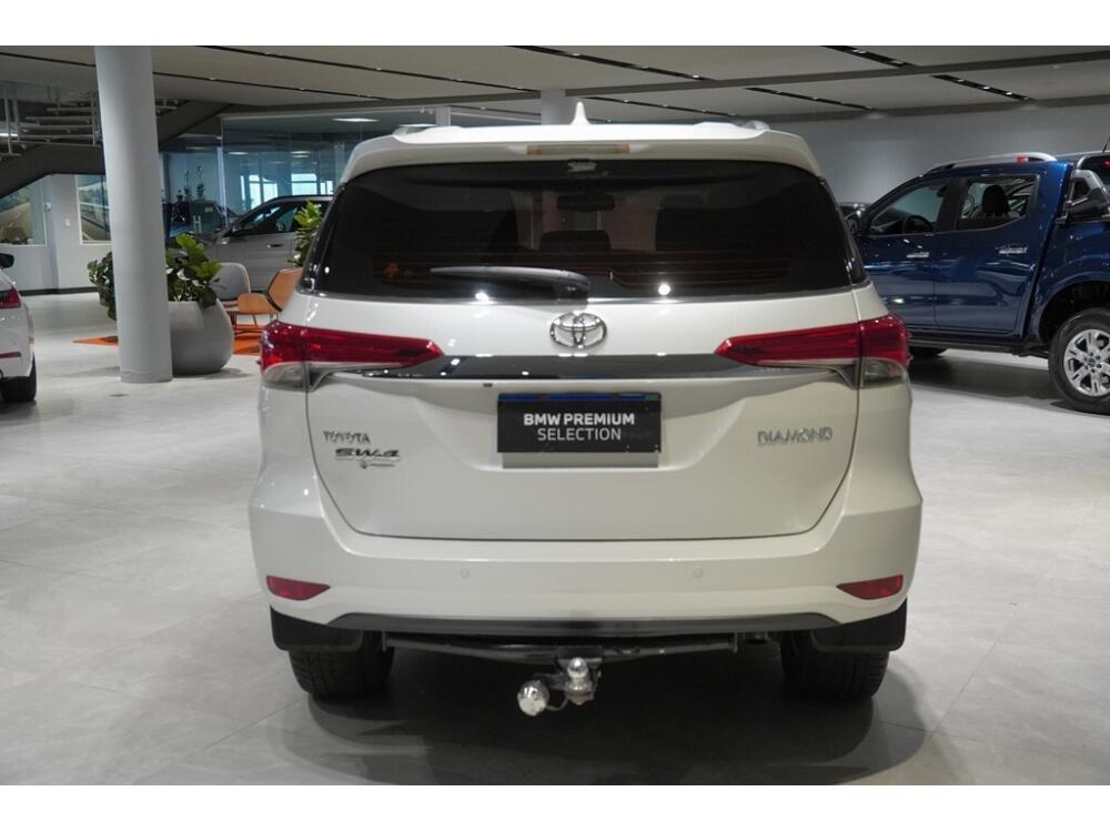 Toyota Hilux SW4