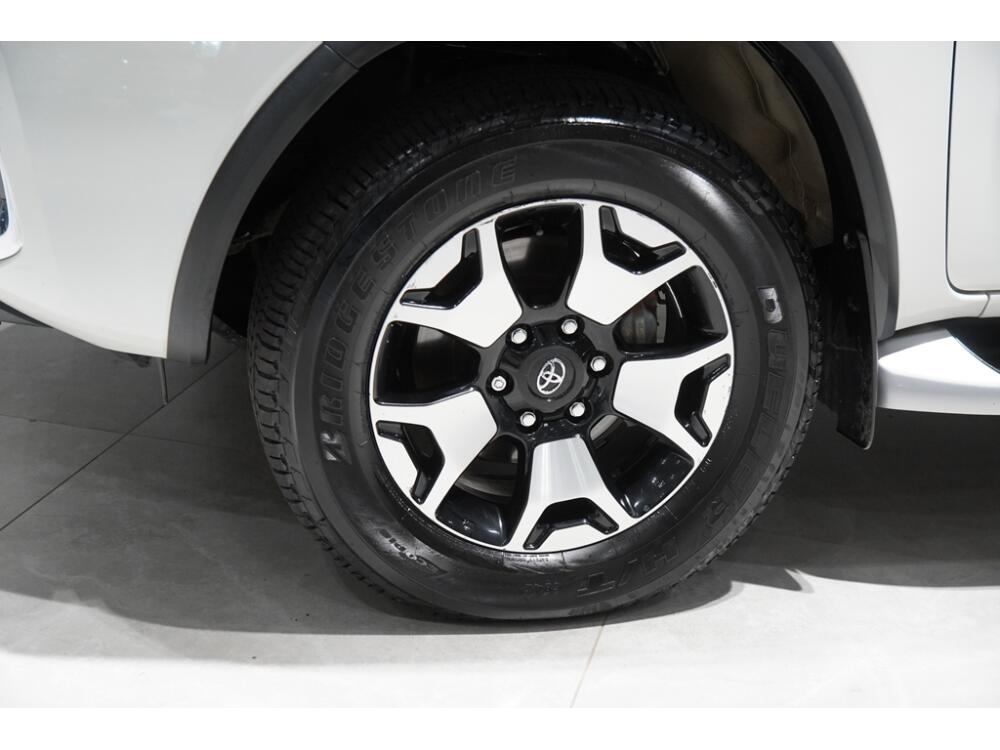 Toyota Hilux SW4