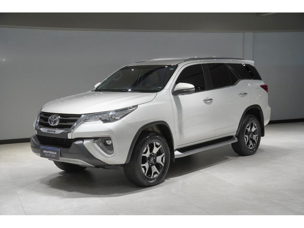 Toyota Hilux SW4