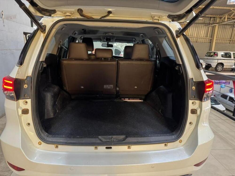 Toyota Hilux SW4