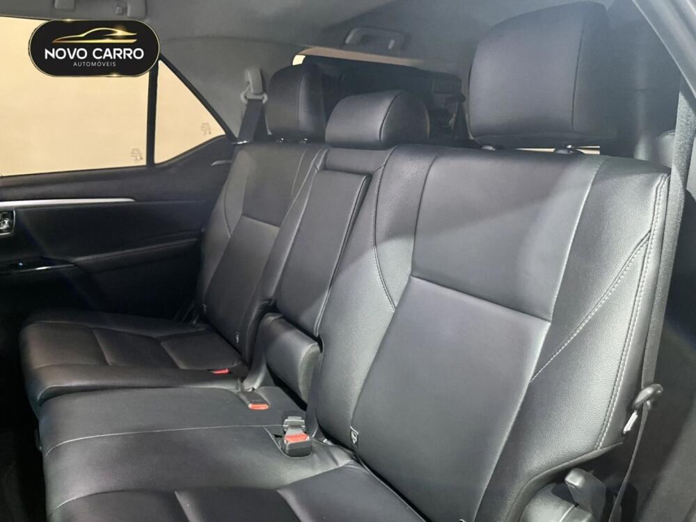 Toyota Hilux SW4