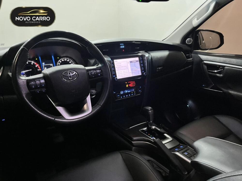 Toyota Hilux SW4