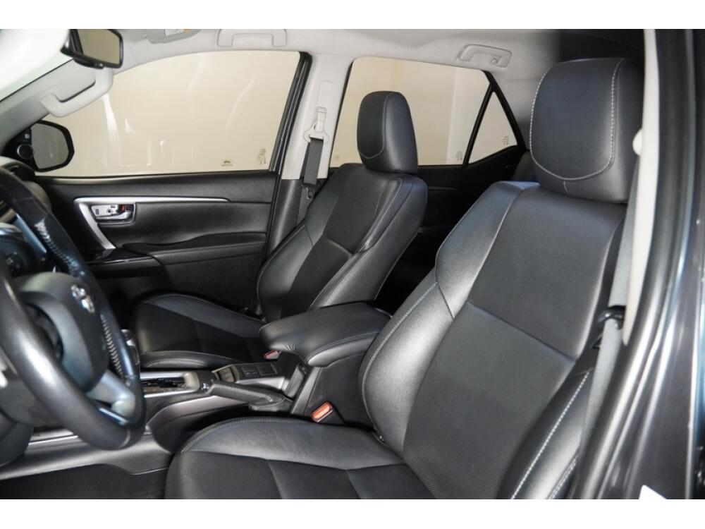 Toyota Hilux SW4