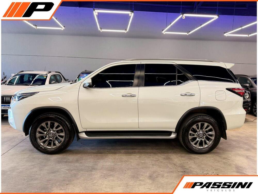 Toyota Hilux SW4