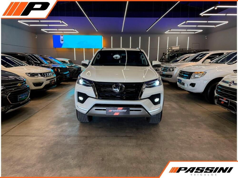 Toyota Hilux SW4