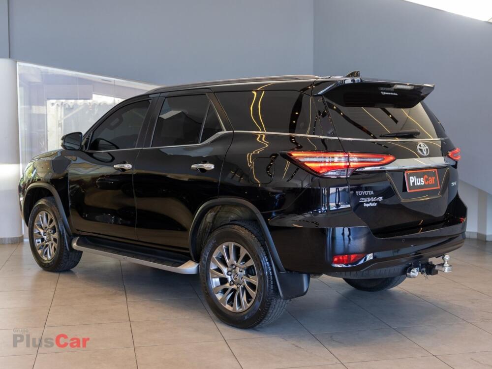 Toyota Hilux SW4