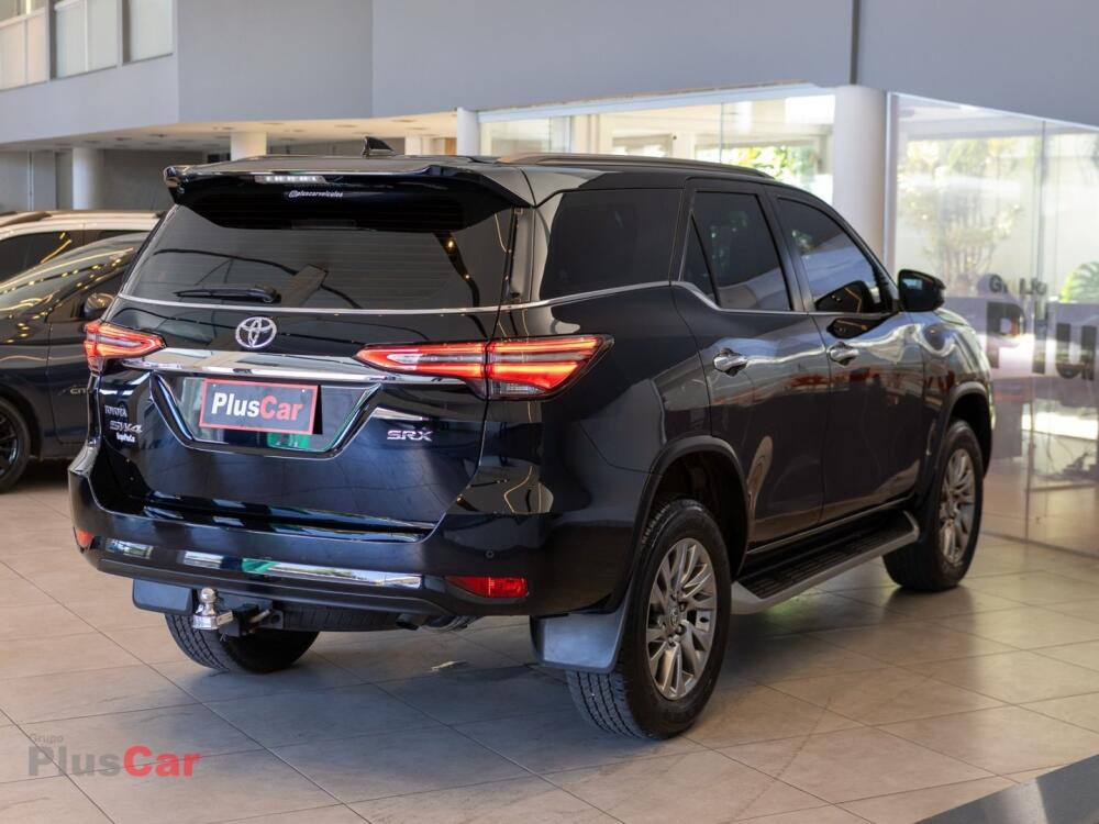 Toyota Hilux SW4