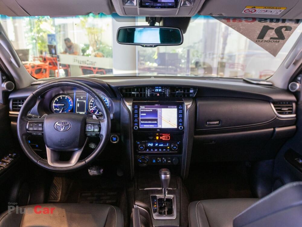 Toyota Hilux SW4